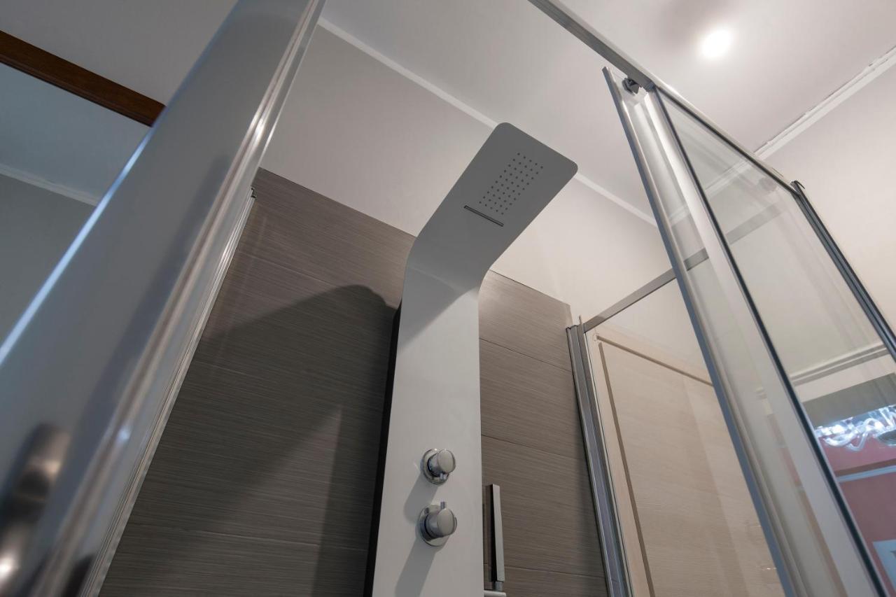 Camera Singola con Bagno Privato